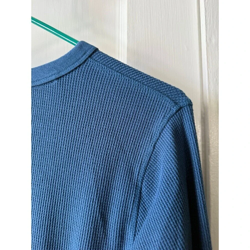 GAP men’s size small blue waffle sweater